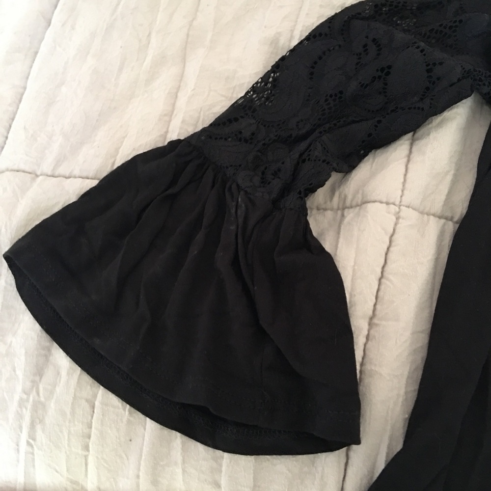 Women’s Black Lacey Blouse Fashion Top W/Chain NWT - Picture 3 of 4